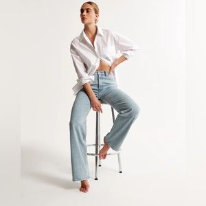 Abercrombie & Fitch High Rise 90s Relaxed Jean Light Wash